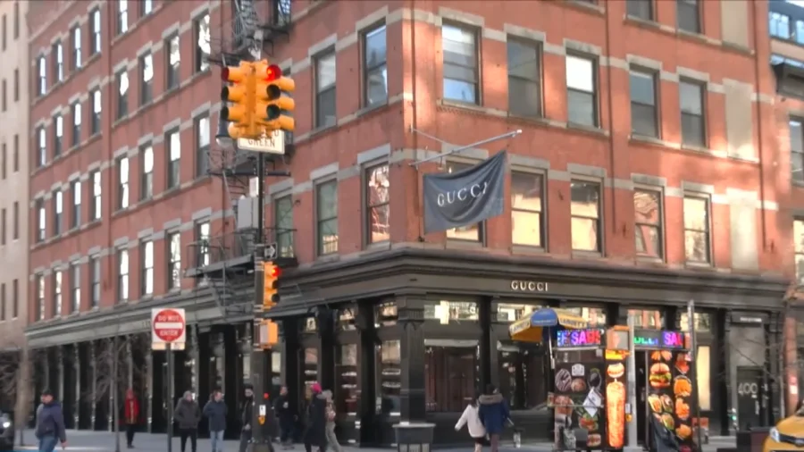 Brazen Daylight Robbery at Gucci Store Leaves New York City Residents Stunned