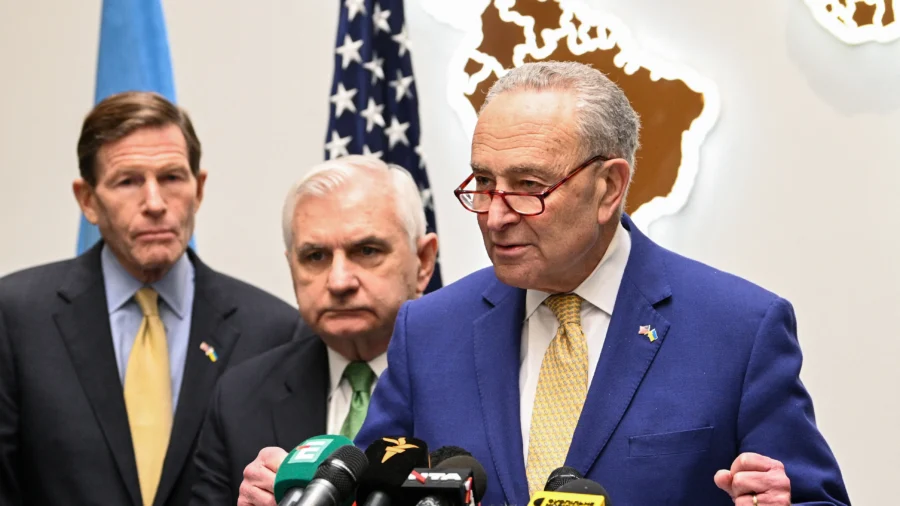Chances of Congressional Ukraine Supporters Forcing a US House Vote on Aid: Legal Expert Weighs In