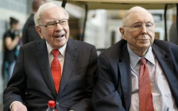 Warren Buffett Uses His Annual Letter to Warn About Wall Street and Recount Berkshire’s Successes