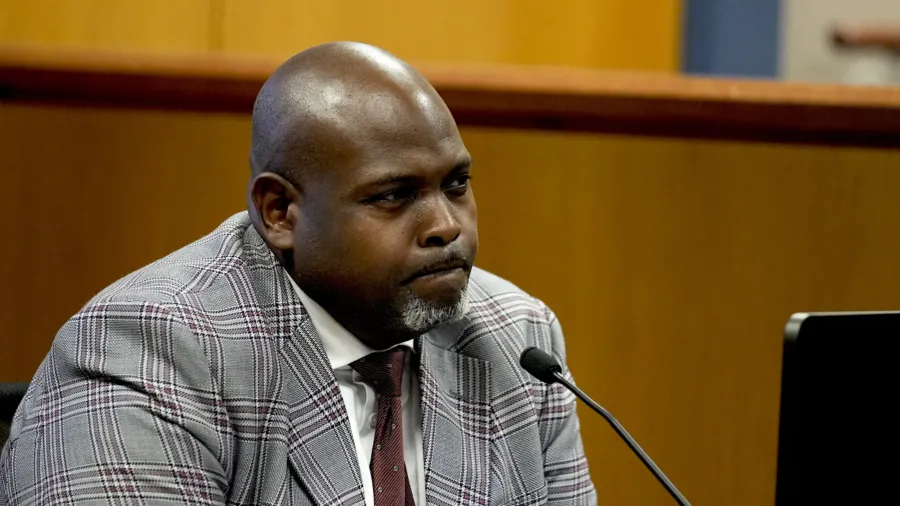 Witness Confronted With Texts, Key Details He Shared About Wade-Willis Relationship