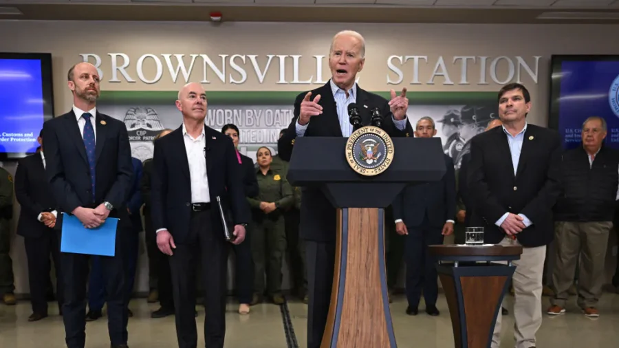 Biden Visits Southern Border, Urges Trump to Back Border Bill