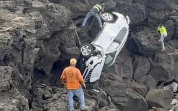 Tourist From Canada Was Rescued After Accidentally Driving Rental Jeep Off Hawaii Cliff