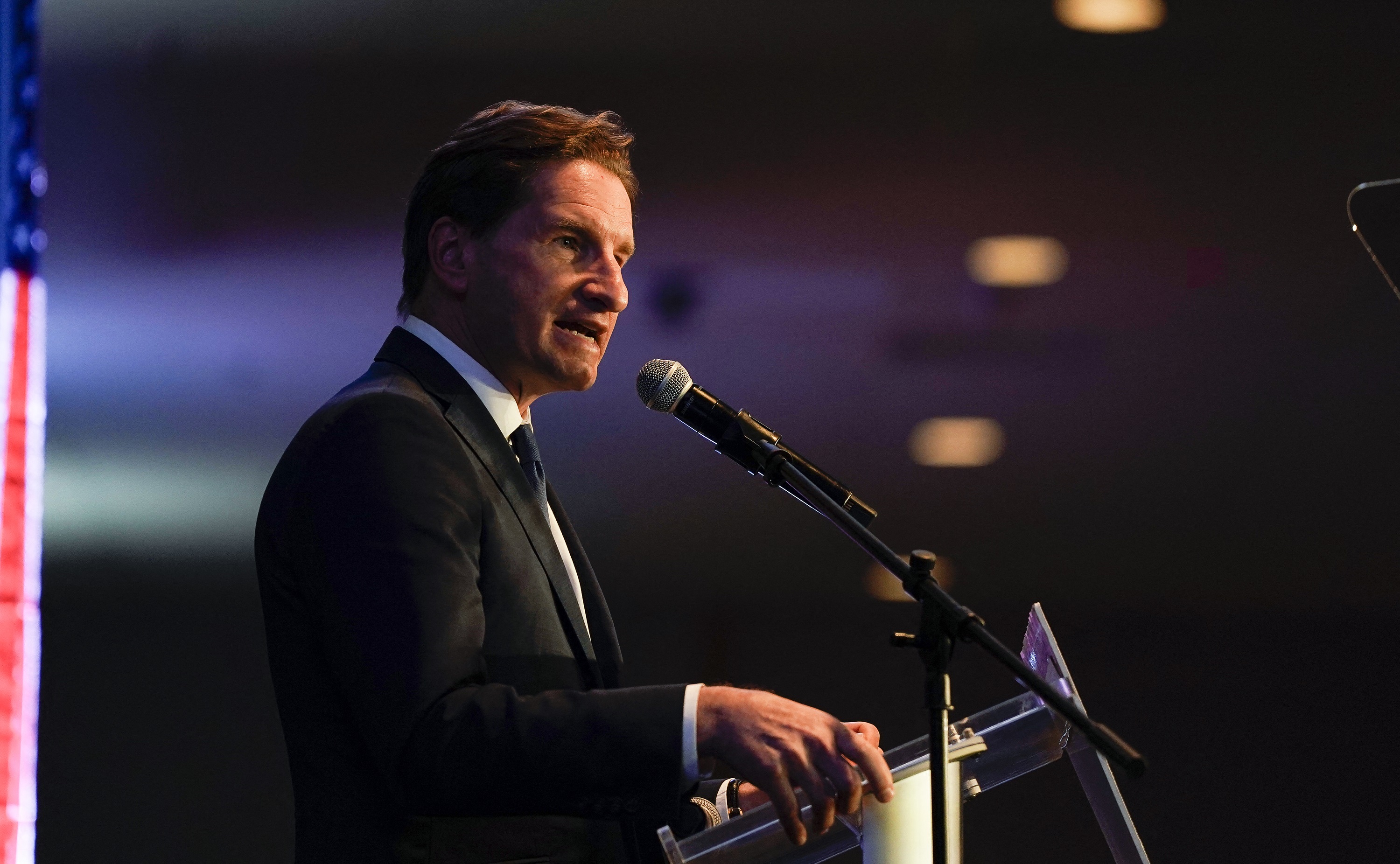 Dean Phillips Drops Out of Presidential Race, Endorses Biden NTD