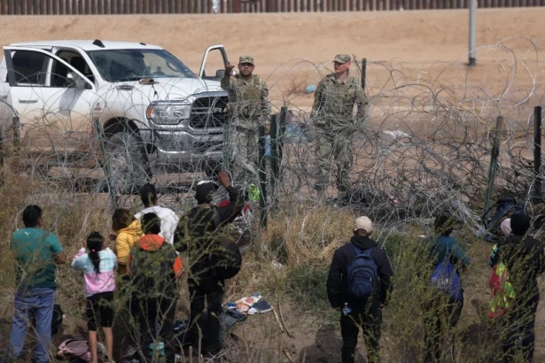 Texas National Guard agents prevent illegal immigrants from crossing