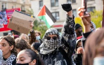Disruptive Pro-Palestinian Protests Show Alliance of Radical Islam and Marxism; Goal of Peace Movement Is to Disarm US: Trevor Loudon
