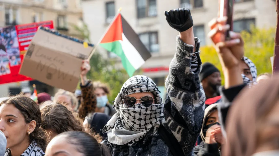 Disruptive Pro-Palestinian Protests Show Alliance of Radical Islam and Marxism; Goal of Peace Movement Is to Disarm US: Trevor Loudon