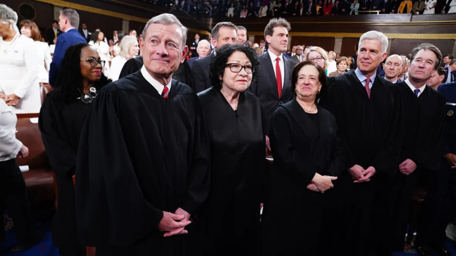 Absence of 3 Conservative Judges From State of the Union Address Turns Political