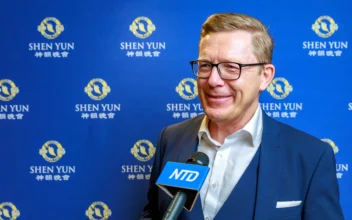 Parliament Member Fascinated by Shen Yun’s Artistic Level in Frankfurt