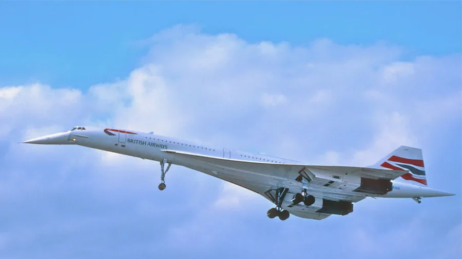 Concorde Travels Down Hudson River After Refurbishment