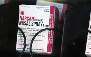 Bill to Mandate Narcan in California Dorms Advances