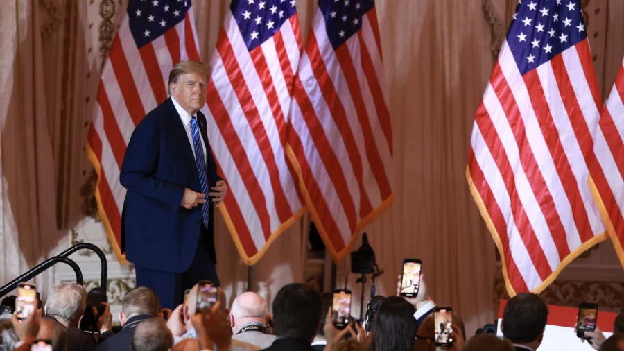 Trump’s Team Illustrating Two-Tiered Justice System by Comparing His Case to Clinton Email Server: Analyst