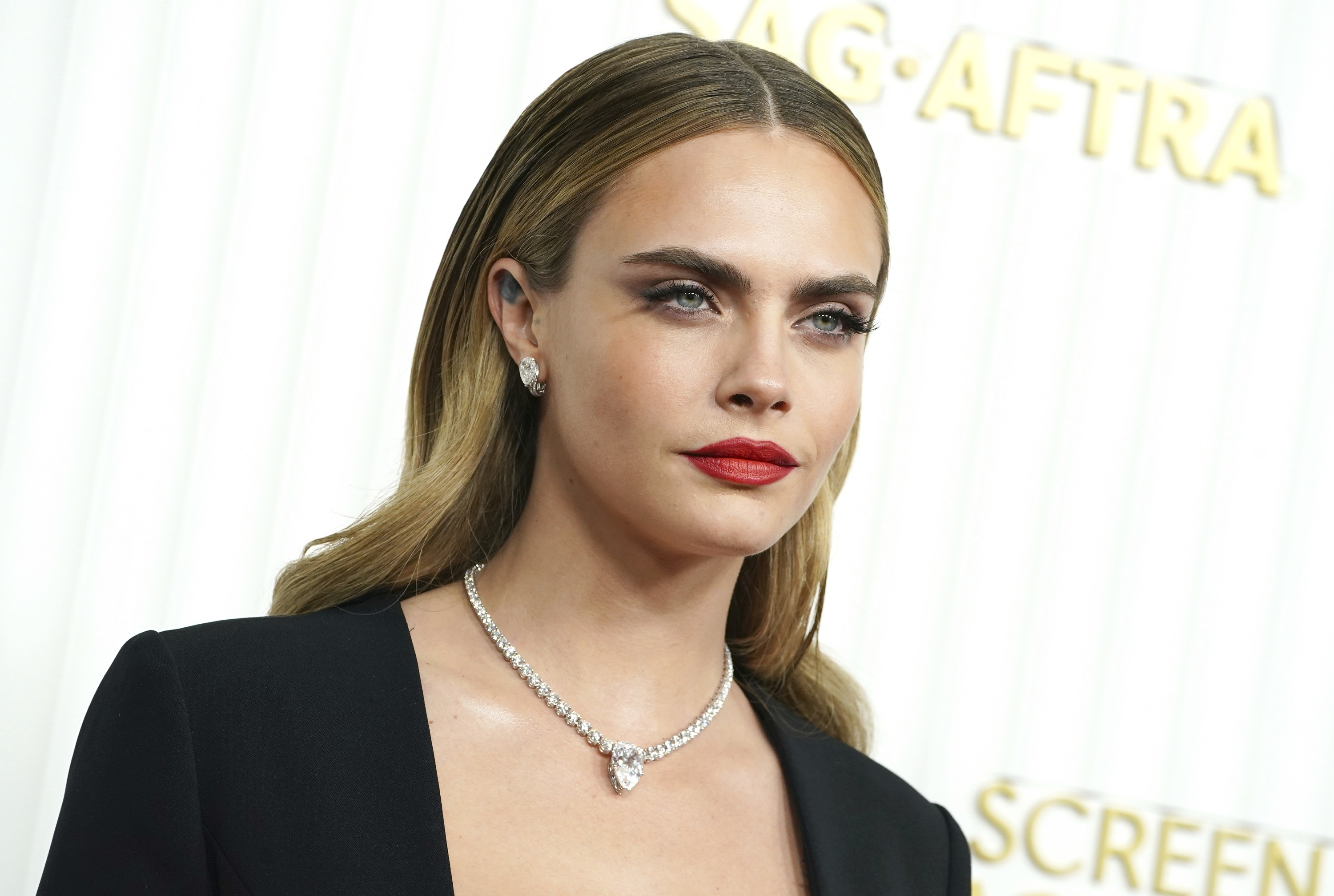 Actress Cara Delevingne’s Los Angeles Home Is Destroyed in Fire