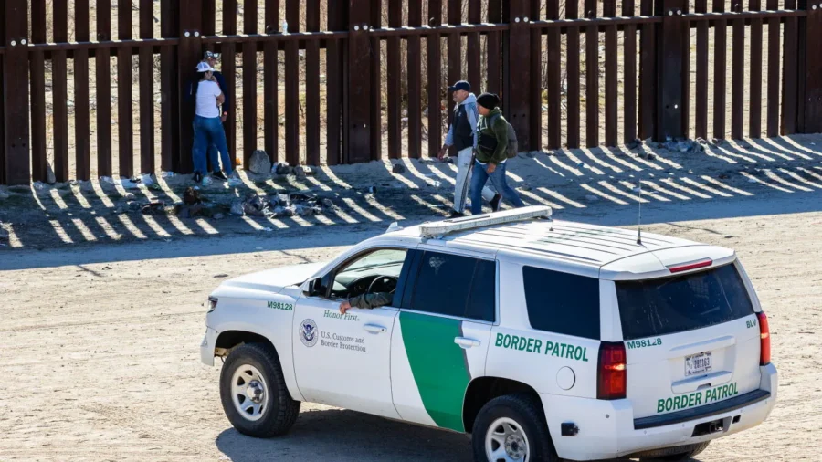 Rights Advocate Group Holds Roundtable to Discuss Border Crisis