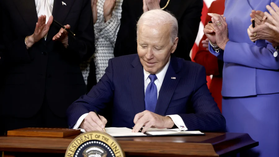 Biden Signs Executive Order Aimed at Advancing Study of Women’s Health