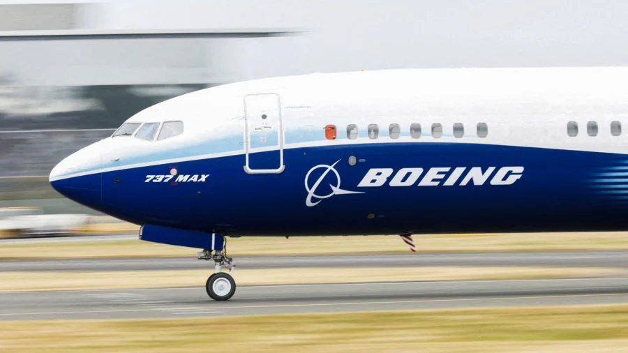 Boeing Burns More Cash Than Expected as It Limits 737 Production