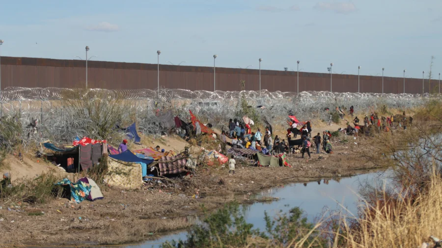 Biden's Immigration Policies Allow 85 Percent of Illegal Crossers to Remain: Policy Analyst