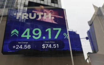 Truth Social Stock Soaring Shows Trump’s Ability to Generate Revenue: Analyst