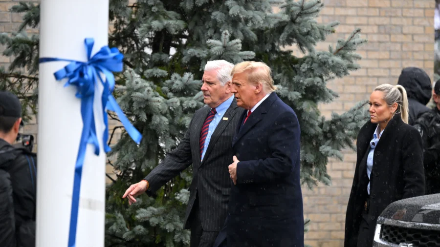 Trump Attends Wake of Slain NYPD Officer