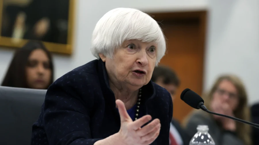 Yellen Warns About China Dumping Green Energy Exports