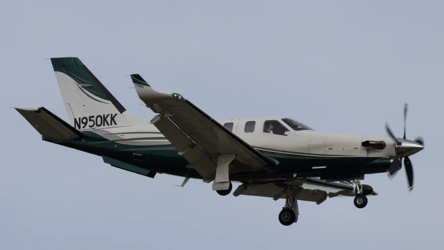 2 Killed in Small Plane Crash in Northern California Mountain Town Near Lake Tahoe
