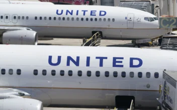 United Airlines Asks Pilots to Take Time Off in May Due to Shortage of New Boeing Planes