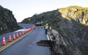 Motorists Creep Along 1 Lane After Part of California’s Iconic Highway 1 Collapses