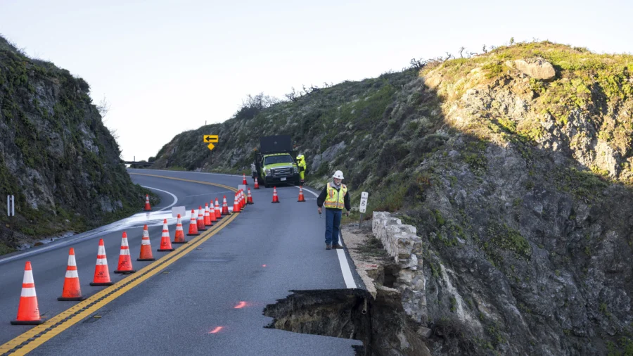 Motorists Creep Along 1 Lane After Part of California's Iconic Highway 1 Collapses