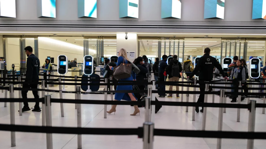 US Considers Dropping Travel Warnings on China