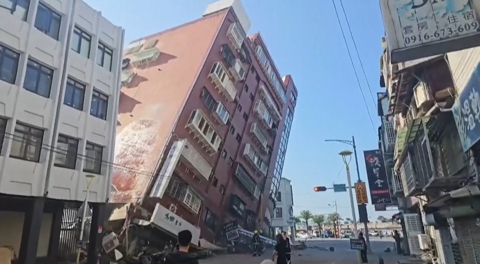 9 Killed, Over 1,000 Injured After Massive 7.4 Earthquake Shakes Taiwan ...