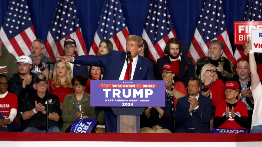 Trump Campaigns in Green Bay, Wisconsin