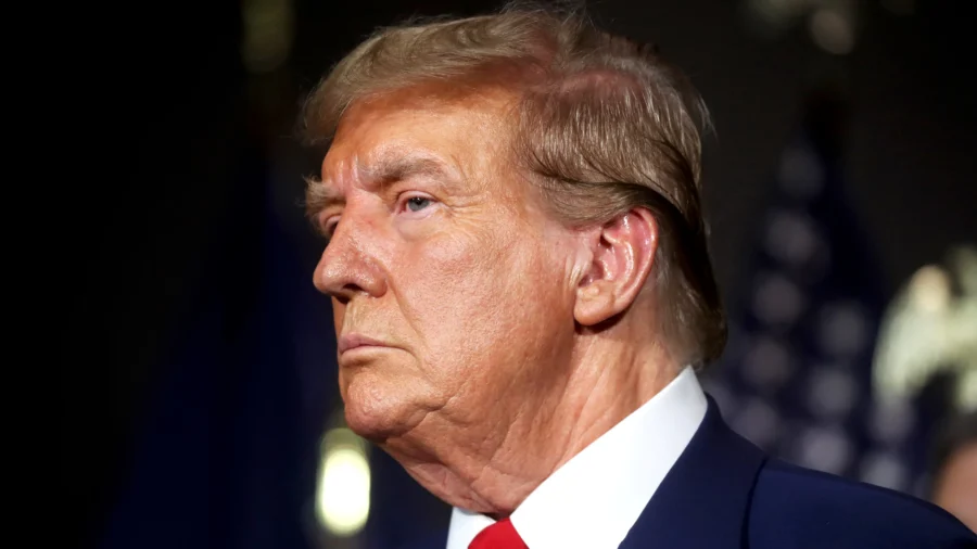 Judge in Trump 'Hush Money' Case Has Conflict of Interest, Should Recuse Himself: Legal Expert