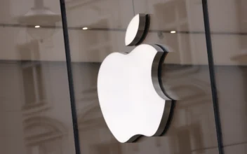 Apple’s Quarterly iPhone Sales Plunge 10 Percent