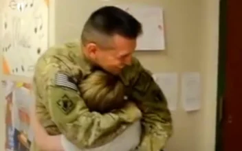 Soldier on Leave Surprises His 6 Children