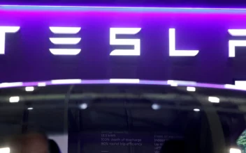 Tesla Settles Case Over Fatal Autopilot Crash of Apple Engineer