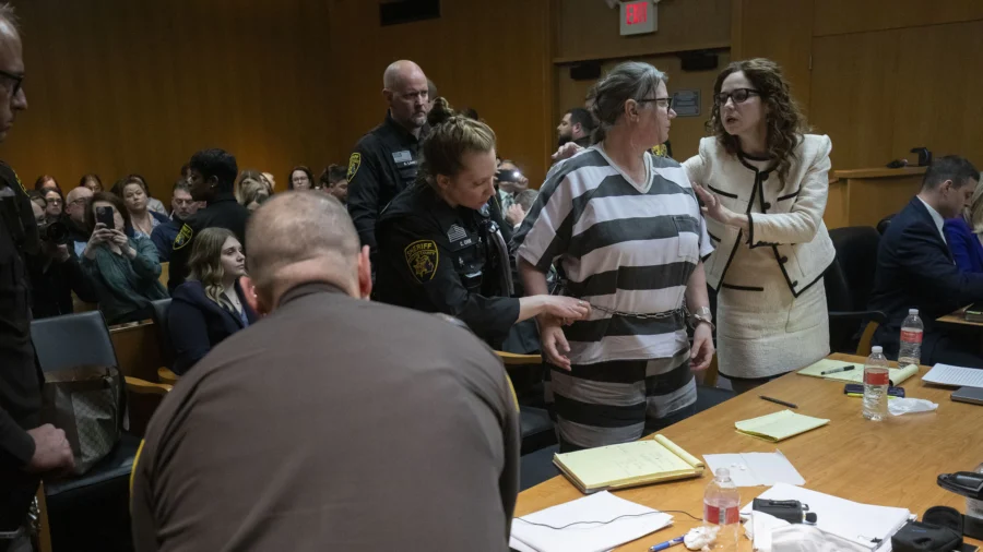 Sentencing of Michigan School Shooter's Parents 'Potentially Extremely Dangerous': Legal Scholar