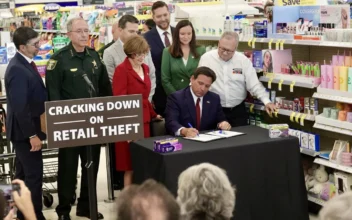 DeSantis Signs New Law to Increase Penalties on Porch Piracy, Retail Theft 