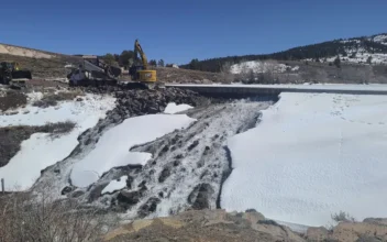 Water Pouring out of Rural Utah Dam Through 60-foot Crack, Putting Nearby Town at Risk