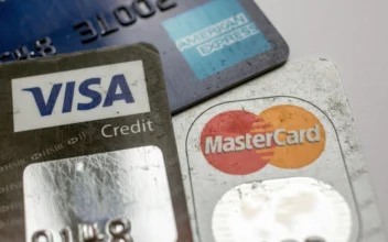 Americans Increasingly Can’t Afford Credit Card Payments as Delinquencies Hit Record Highs