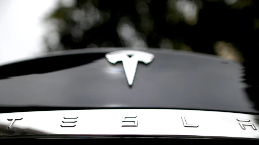 US Probes Tesla Recall of 2 Million Vehicles Over Autopilot, Citing Concerns