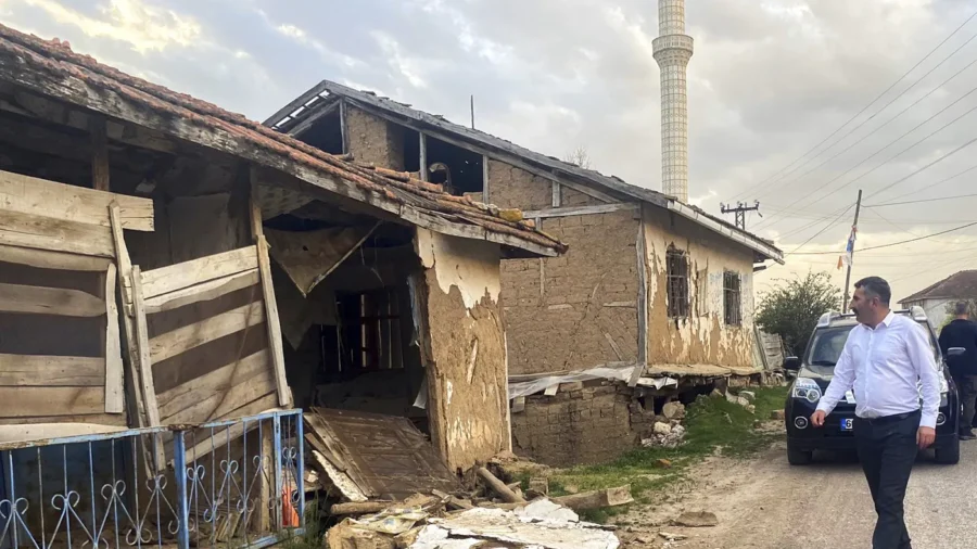 Magnitude 5.6 Quake Hits Central Turkey, Damaging Some Homes; No Serious Injuries Reported