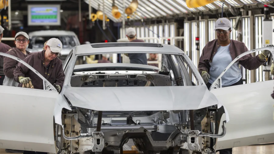 Volkswagen Workers in Tennessee Vote to Join UAW in Major Win for Union