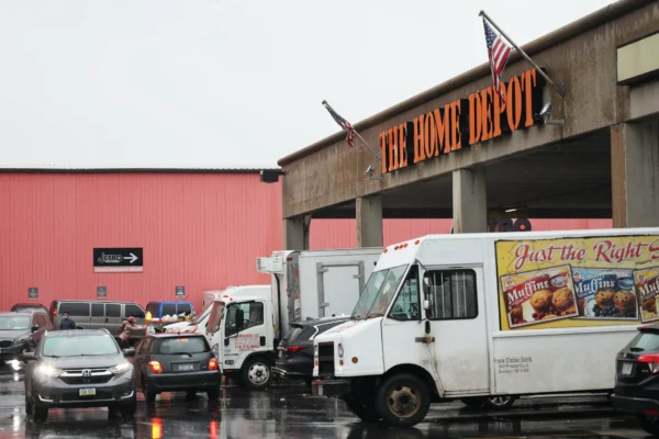 New York Home Depot Hires Security Guards Amid Crime in Parking Lots