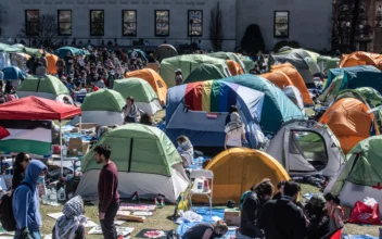 Columbia University Extends Deadline for Talks With Protesters to Dismantle Encampment