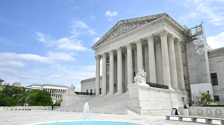 Supreme Court Weighs Trump Presidential Immunity Claim