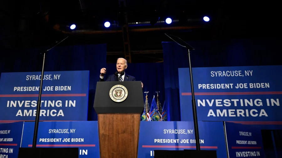 Biden Awards Micron $6 Billion to Boost Chip Production in US
