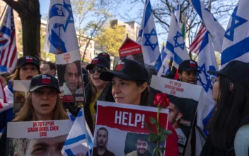 Pro-Israel Demonstrators Rally at Columbia University, Call for Release of Hostages