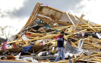 Midwest Tornadoes Flatten Homes in Nebraska Suburbs and Leave Trails of Damage in Iowa