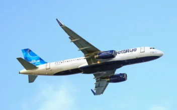 A JetBlue airlines jet in flight on Sept. 4, 2023. (Bruce Bennett/Getty Images)
