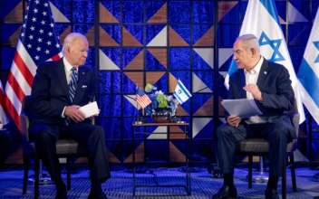 U.S. President Joe Biden (L) meets with Israeli Prime Minister Benjamin Netanyahu in Tel Aviv, Israel, on Oct. 18, 2023. (Miriam Alster/Pool via Reuters)