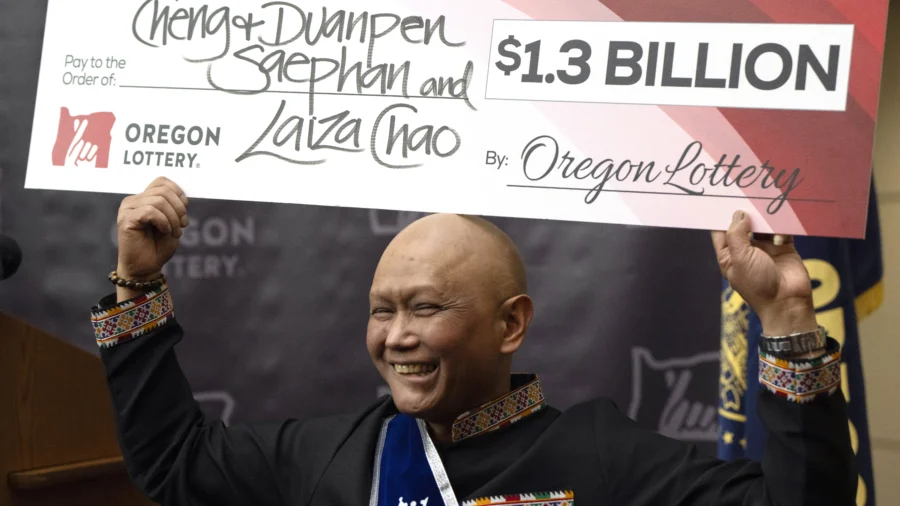 Winner of $1.3 Billion Powerball Jackpot Is an Immigrant From Laos Who Has Cancer